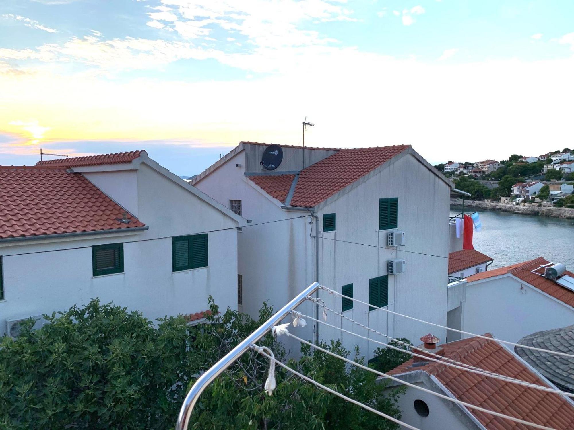 Apartments Bilo - Jela & Ivan Dolac Exterior photo